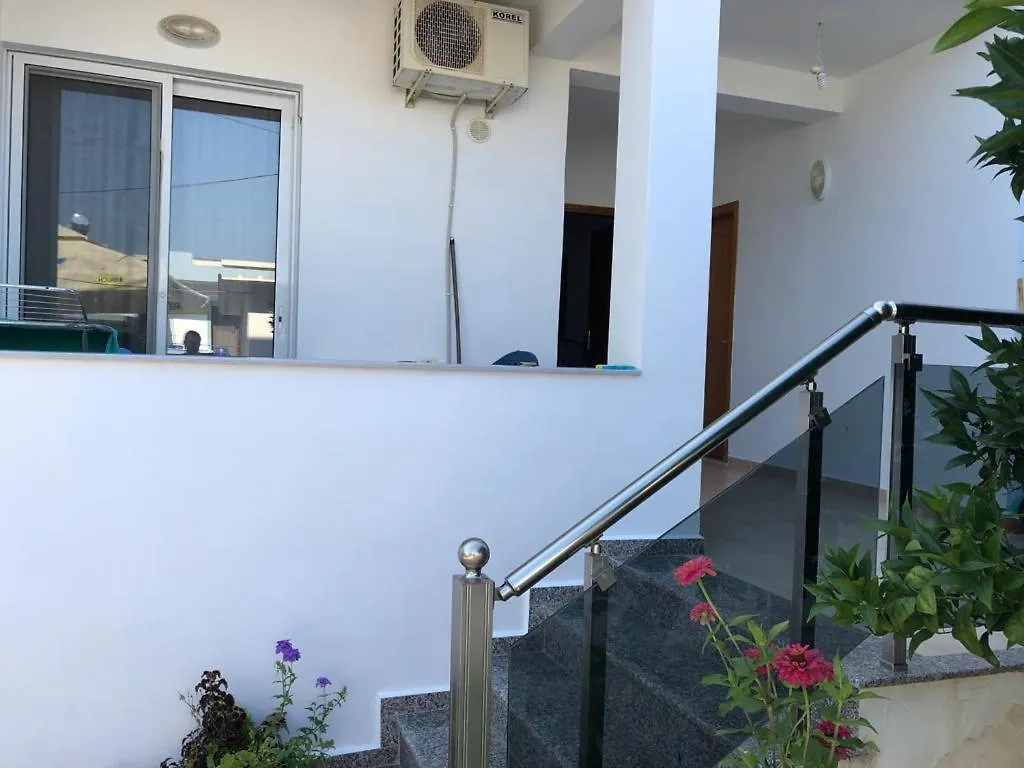 Villa Elvis Caca Ksamil 4*,